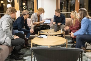ideasta-yritykseksi-valmennus-antaa-varmuutta-edetä-oman-liikeidean-kanssa